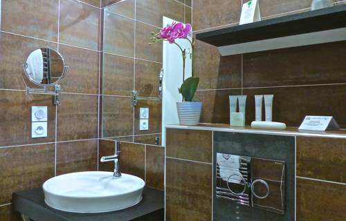 Imagen de la habitación del Hotel Les C&egrave;dres - H&ocirc;tel - Restaurants - Spa. Foto 4