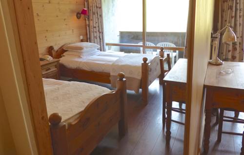 Imagen de la habitación del Hotel Les C&egrave;dres - H&ocirc;tel - Restaurants - Spa. Foto 6