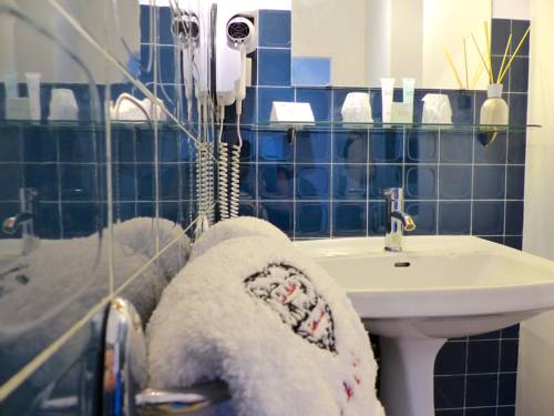 Imagen de la habitación del Hotel Les C&egrave;dres - H&ocirc;tel - Restaurants - Spa. Foto 11