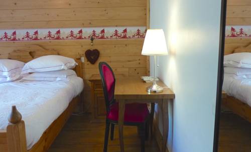 Imagen de la habitación del Hotel Les C&egrave;dres - H&ocirc;tel - Restaurants - Spa. Foto 14