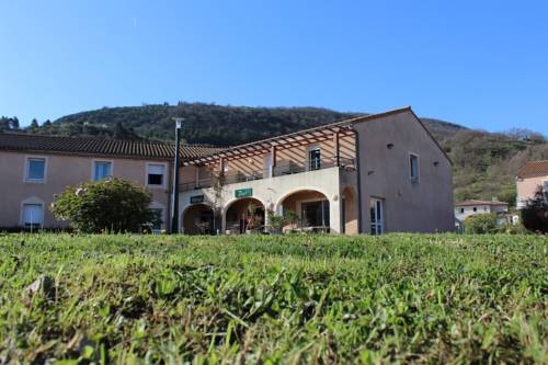 Imagen de la habitación del Hotel Les Ch&acirc;taigniers. Foto 2