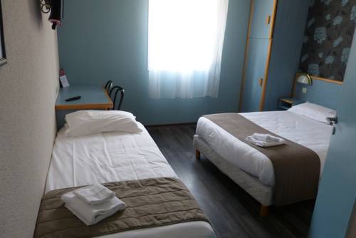 Imagen de la habitación del Hotel Les Ch&acirc;taigniers. Foto 8