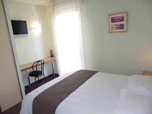 Imagen de la habitación del Hotel Les Ch&acirc;taigniers. Foto 11