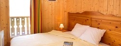 Imagen de la habitación del Hotel Les Chalets D Isola. Foto 3