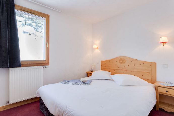 Imagen de la habitación del Hotel Les Chalets De L'adonis. Foto 3