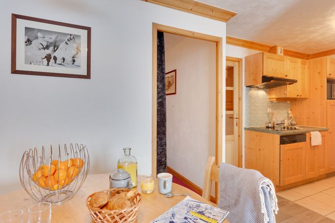 Imagen de la habitación del Hotel Les Chalets De L'adonis. Foto 4