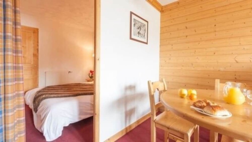 Imagen de la habitación del Hotel Les Chalets De L'adonis. Foto 15