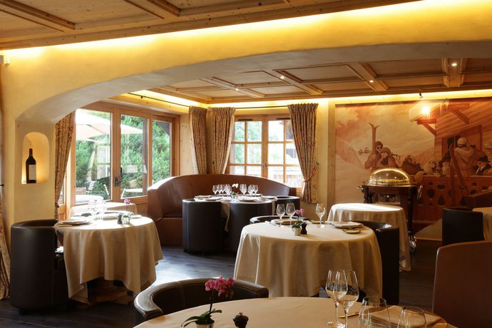 Imagen del bar/restaurante del Hotel Les Chalets Du Mont D'arbois, Megève, A Four Seasons. Foto 4