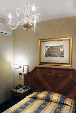 Imagen de la habitación del Hotel Les Chambres D' Or. Foto 4