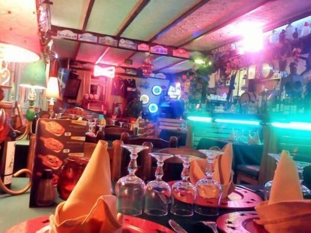 Imagen del bar/restaurante del Hotel Les Chamois. Foto 5