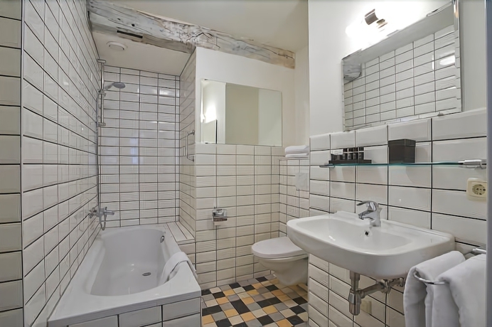 Imagen de la habitación del Hotel Les Charmes. Foto 15