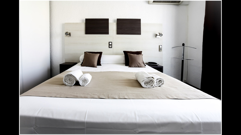 Imagen general del Hotel Les Charmettes, Argeles Sur Mer. Foto 4