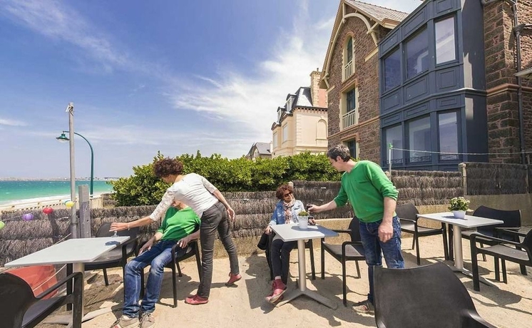 Imagen del bar/restaurante del Hotel Les Charmettes, Saint Malo. Foto 7