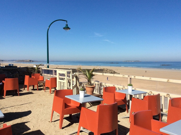 Imagen de los exteriores del Hotel Les Charmettes, Saint Malo. Foto 13