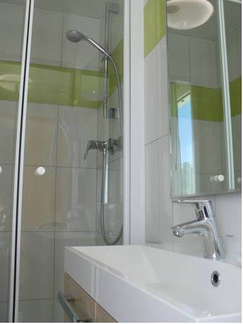 Imagen de la habitación del Hotel Les Ch&ecirc;nes. Foto 10