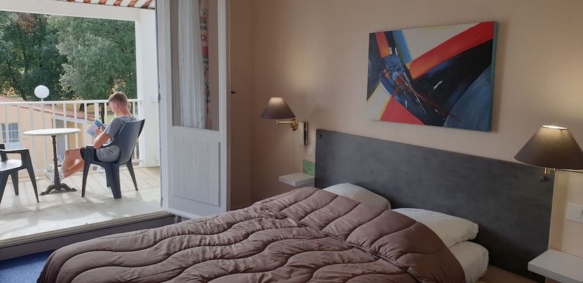 Imagen de la habitación del Hotel Les Ch&ecirc;nes Verts. Foto 11