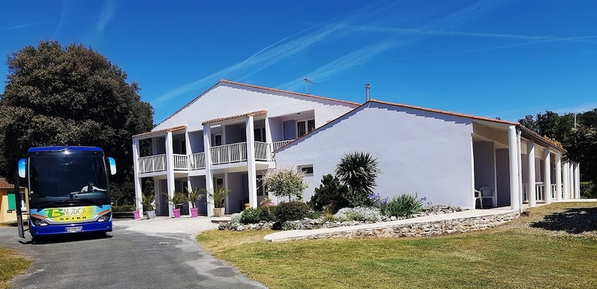 Imagen de la habitación del Hotel Les Ch&ecirc;nes Verts. Foto 12