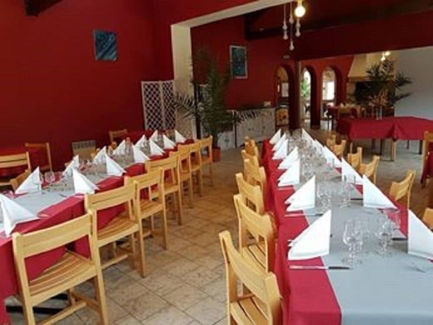 Imagen del bar/restaurante del Hotel Les Ch&ecirc;nes Verts. Foto 5