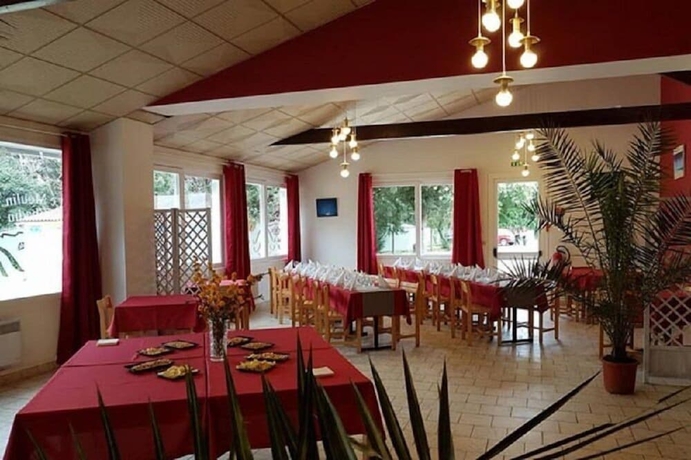 Imagen del bar/restaurante del Hotel Les Ch&ecirc;nes Verts. Foto 6