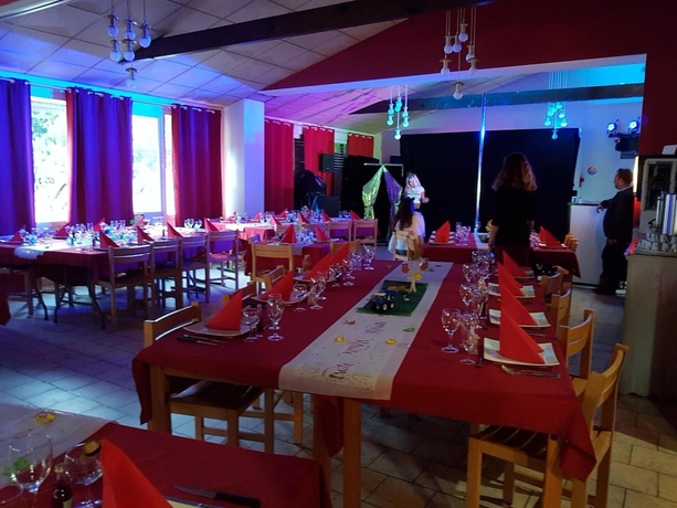 Imagen del bar/restaurante del Hotel Les Ch&ecirc;nes Verts. Foto 8