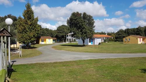 Imagen general del Hotel Les Ch&ecirc;nes verts. Foto 2