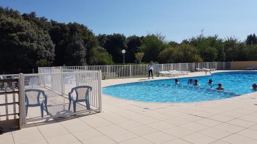 Imagen general del Hotel Les Ch&ecirc;nes verts. Foto 3