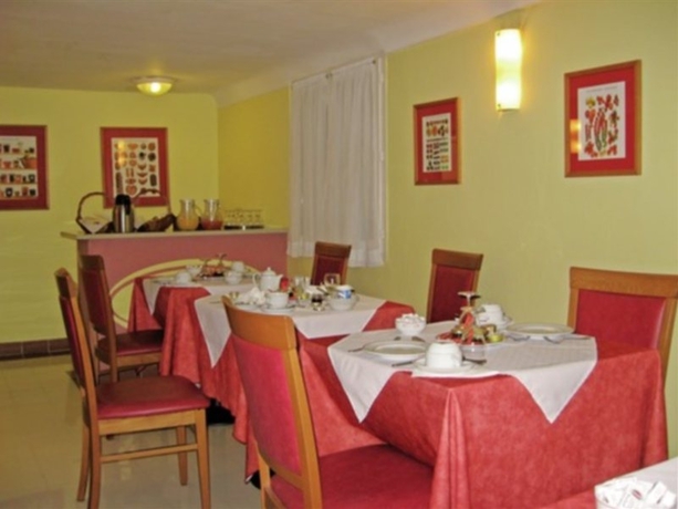 Imagen general del Hotel Les Cigales, Niza. Foto 6