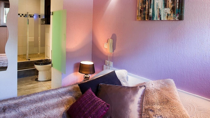Imagen de la habitación del Hotel Les Clos De Chaponost. Foto 4