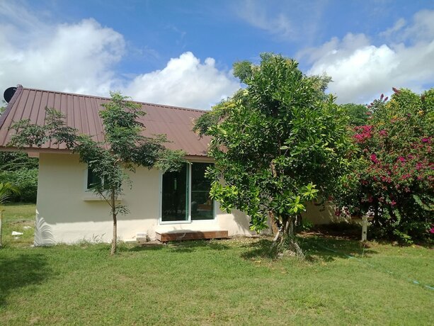 Imagen de la habitación del Hotel Les Collines Resort. Foto 13