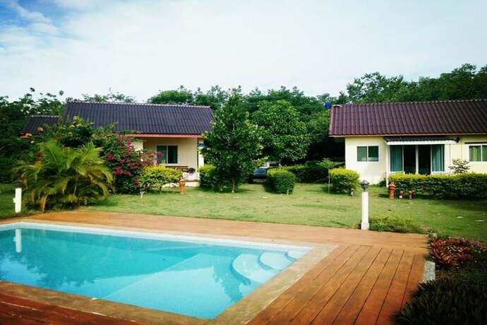 Imagen de la piscina del Hotel Les Collines Resort. Foto 35