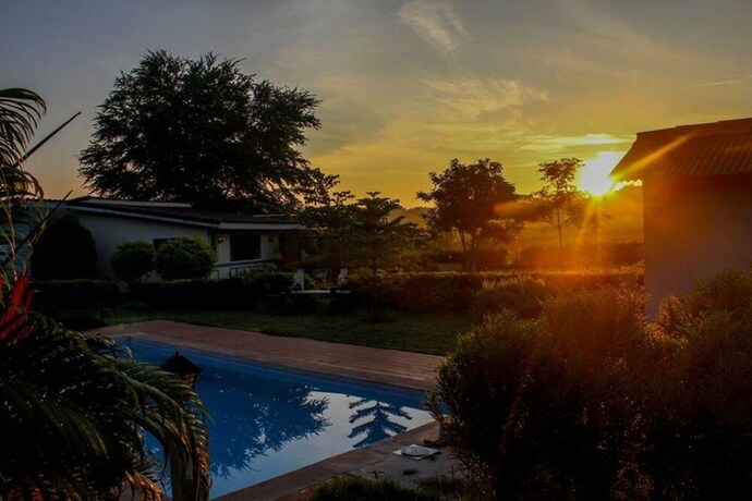 Imagen de la piscina del Hotel Les Collines Resort. Foto 37
