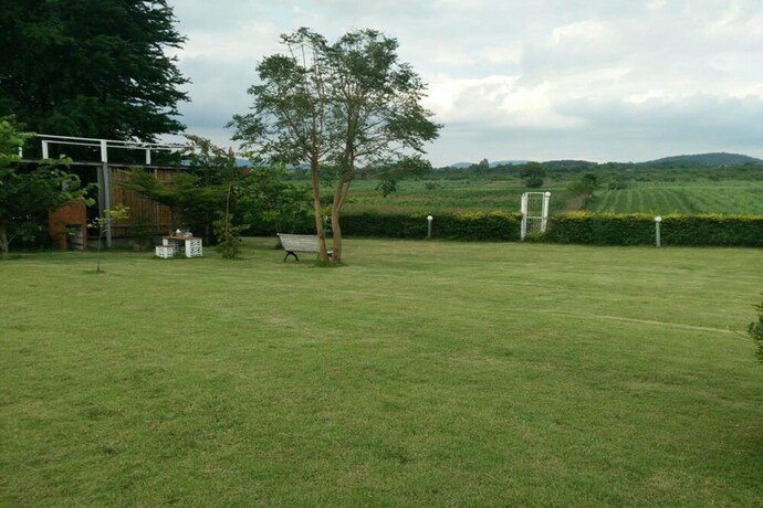 Imagen de los exteriores del Hotel Les Collines Resort. Foto 28