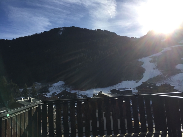 Imagen de la habitación del Hotel Les Combelles. Foto 11