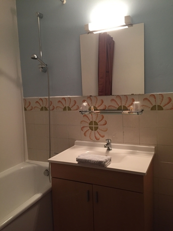 Imagen de la habitación del Hotel Les Combelles. Foto 13