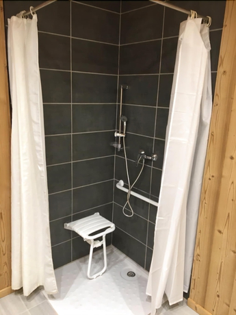 Imagen de la habitación del Hotel Les Combelles. Foto 18