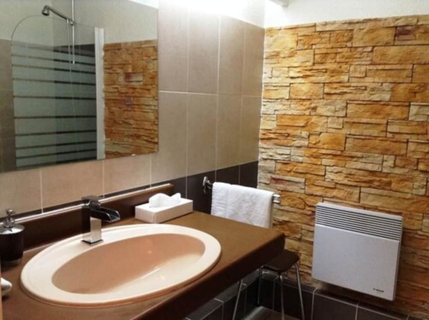 Imagen de la habitación del Hotel Les Cordeliers. Foto 12