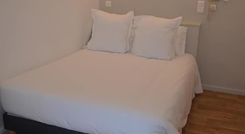 Imagen de la habitación del Hotel Les Corps Saints. Foto 6