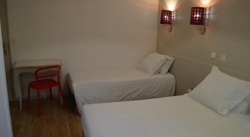 Imagen de la habitación del Hotel Les Corps Saints. Foto 13