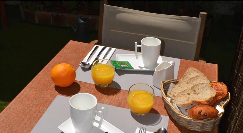 Imagen del bar/restaurante del Hotel Les Corps Saints. Foto 5