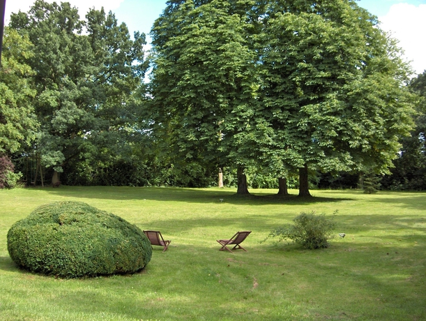 Imagen de los exteriores del Hotel Les Demeures de Varennes, BW Signature Collection. Foto 7