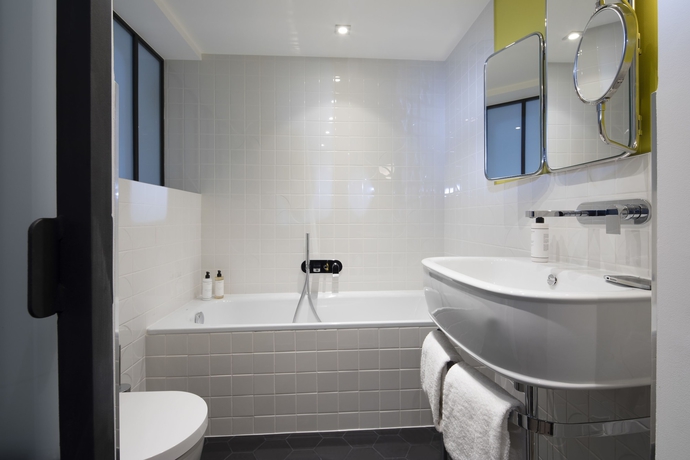 Imagen de la habitación del Hotel Les Deux Girafes. Foto 10