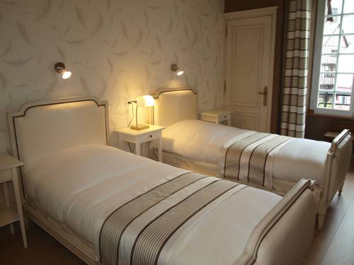 Imagen de la habitación del Hotel Les Deux Magots. Foto 12