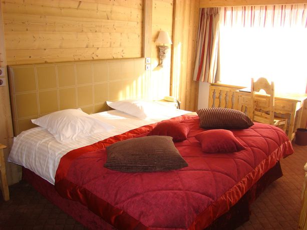 Imagen de la habitación del Hotel Les Ducs de Savoie. Foto 10