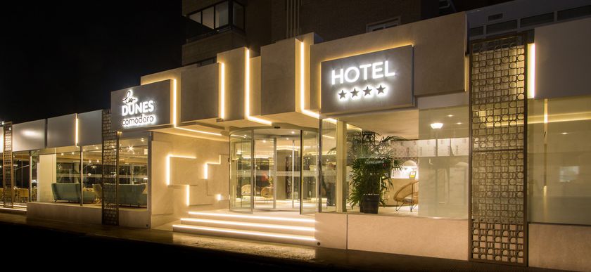 Imagen de los exteriores del Hotel Les Dunes Comodoro. Foto 14