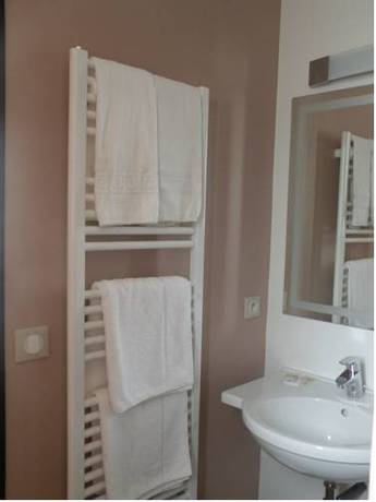 Imagen de la habitación del Hotel Les Dunes. Foto 13