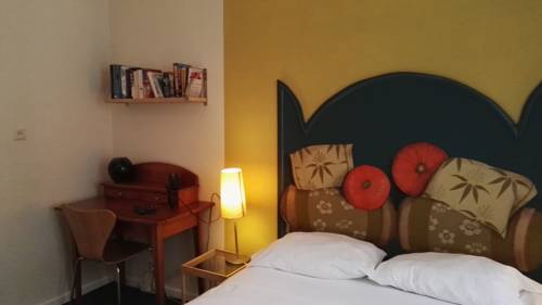 Imagen de la habitación del Hotel Les Ecrins. Foto 2