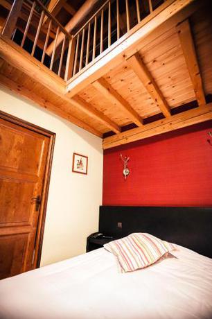 Imagen de la habitación del Hotel Les Ecuries De La Tour. Foto 9