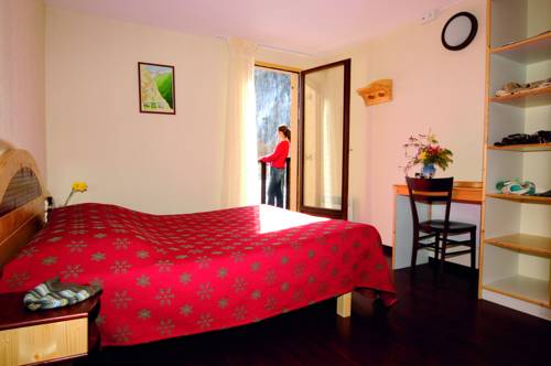 Imagen de la habitación del Hotel Les Esquirousses. Foto 3