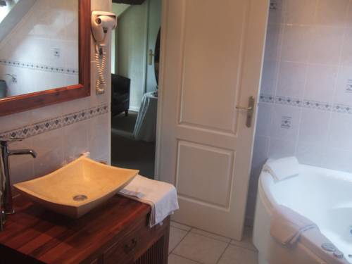 Imagen de la habitación del Hotel Les Etangs De Guibert. Foto 14