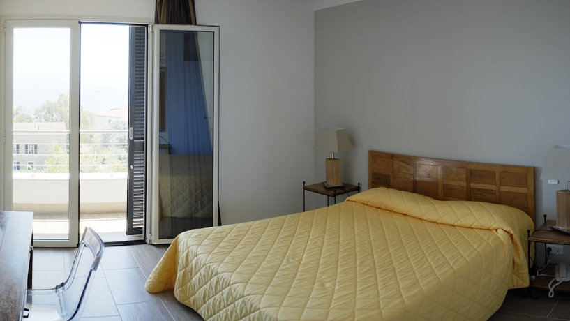 Imagen de la habitación del Hotel Les Eucalyptus. Foto 5